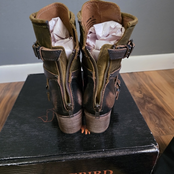 Freebird Canyon Boote Olive NIB Size 7 - Picture 7 of 8